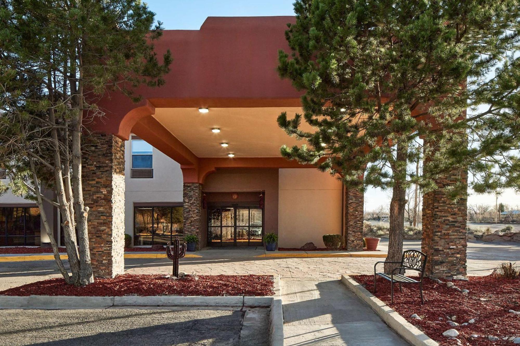 Hampton Inn Taos Exterior photo